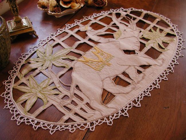 Splendid table centre with hand embroidered exotic decor with elephant
