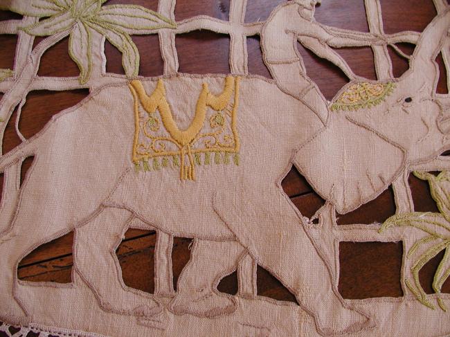 Splendid table centre with hand embroidered exotic decor with elephant