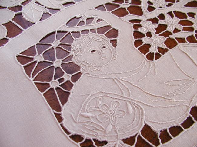 Marvellous table runner with openwork of nymphea with flowers 1900