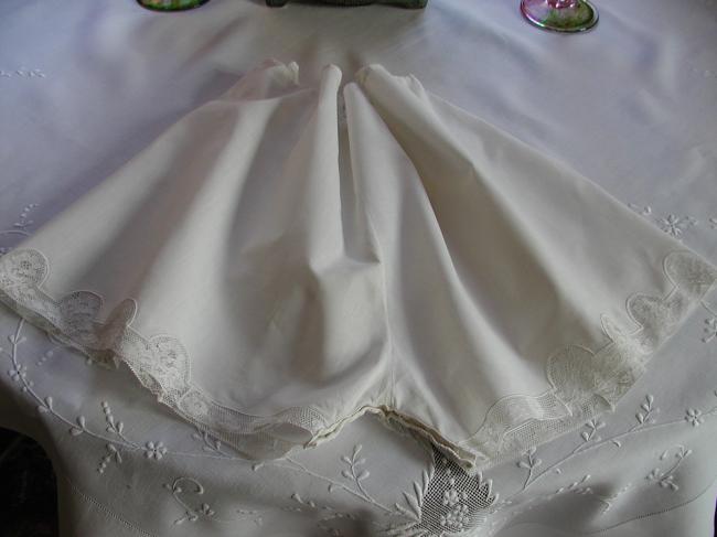 Lovely white panty with Calais lace, entirely handmade 1920