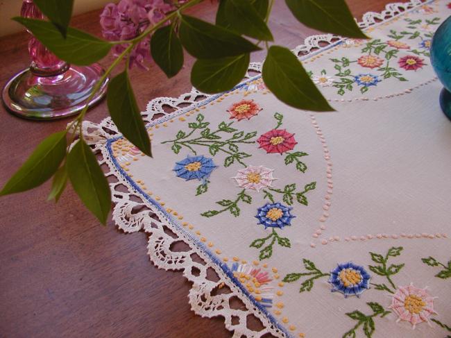 Absolutely gorgeous table runner with hand-embroidered flowers & bobbin lace