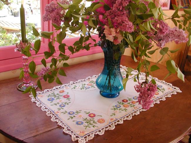Absolutely gorgeous table runner with hand-embroidered flowers & bobbin lace