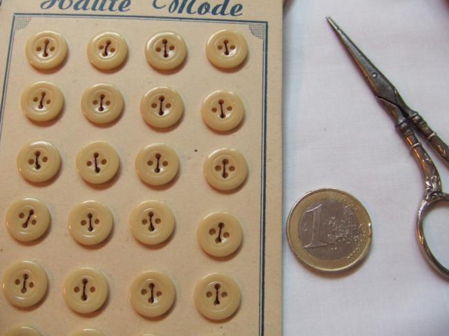 Jolie carte de 24 petits boutons ronds de couleur crème 'Haute Mode' 1920-30