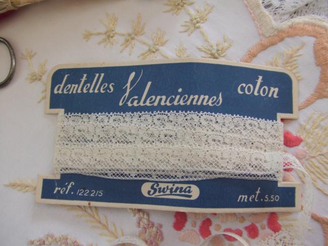 Jolie dentelle de Valenciennes à picots, motif petits noeuds, largeur : 11mm