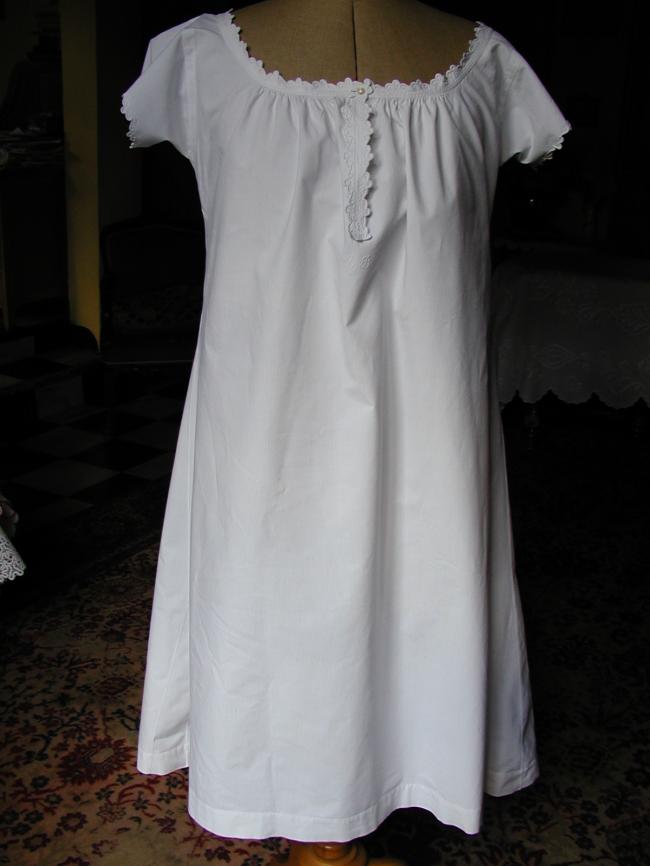 Stunning night gown in pure fine linen with hand embroidery+ monogramm BB