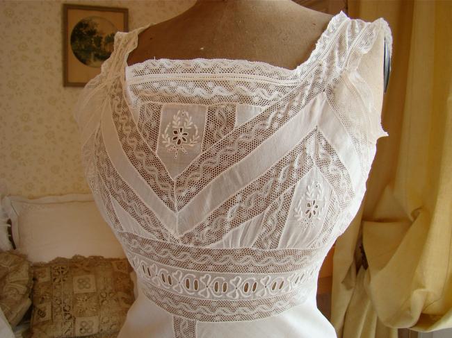 Romantique combinaison de jour, broderie blanche et dentelle Valenciennes 1900