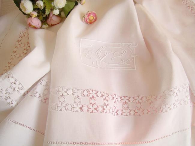 Enchanting pur fine linen sheet with monogramm YC and large drawn thread river