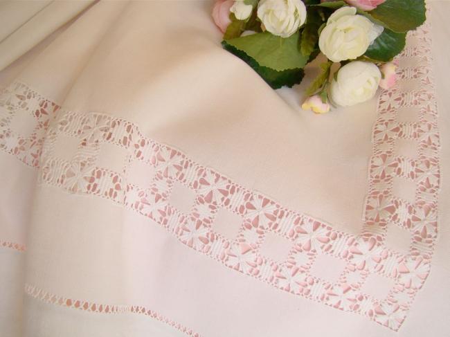 Enchanting pur fine linen sheet with monogramm YC and large drawn thread river