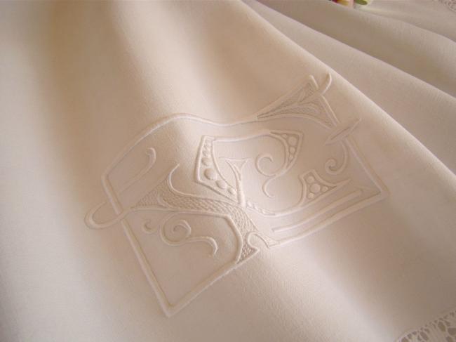 Enchanting pur fine linen sheet with monogramm YC and large drawn thread river
