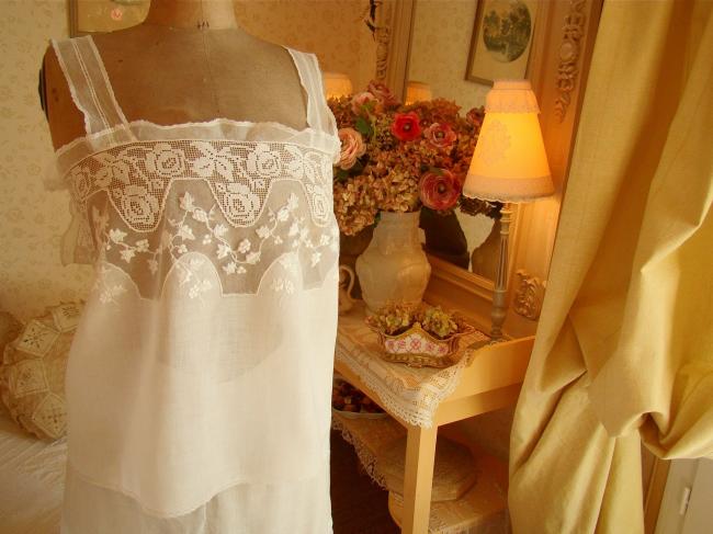 Magnifique cache-corset de mariée en linon, tulle rebrodé et filet,vers1890-1900