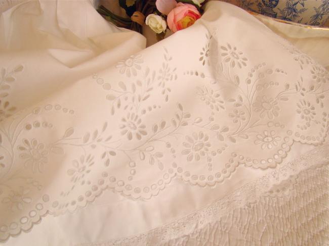 Exceptionnel jupon avec volants en broderie de fleurs anglaise à la main 1890