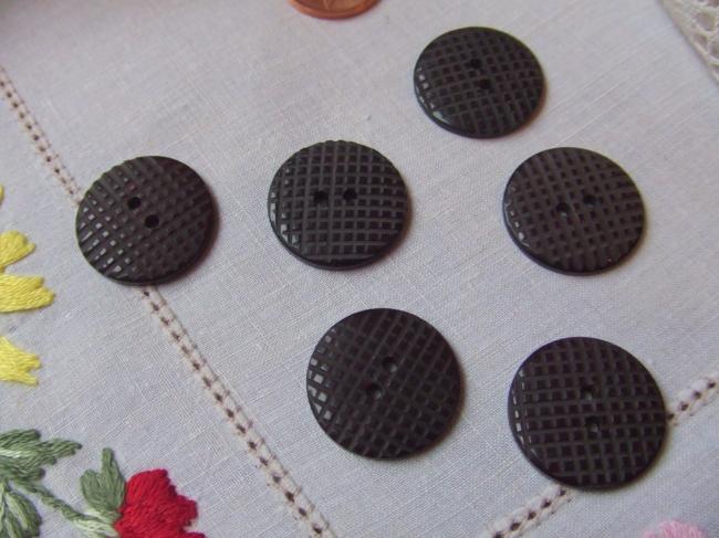 Belle série de 6 boutons ronds en bakélite noir motif gravé de carreaux