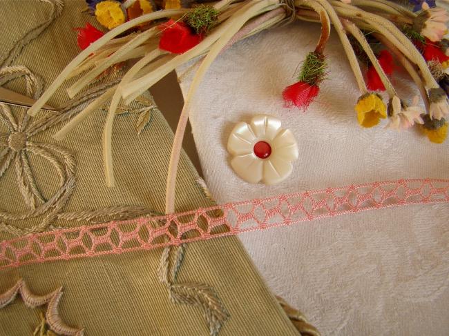 Adorable petite dentelle d'entre-deux, en coton rose bonbon, en 7 mm 