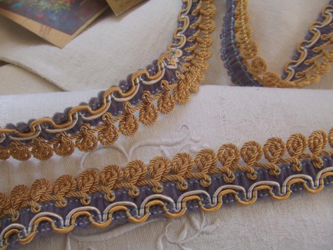 Superbe galon passementerie en velours bleu gris et torsadé d'or