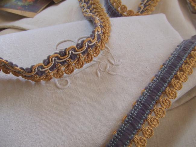 Superbe galon passementerie en velours bleu gris et torsadé d'or