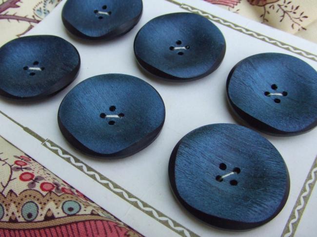 Carte de 6 gros boutons ronds, imitation bois, couleur bleu de Prusse, 1940-50