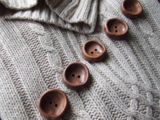 Superbe série de 5 très gros boutons coupelle en bois pour grosse veste en laine