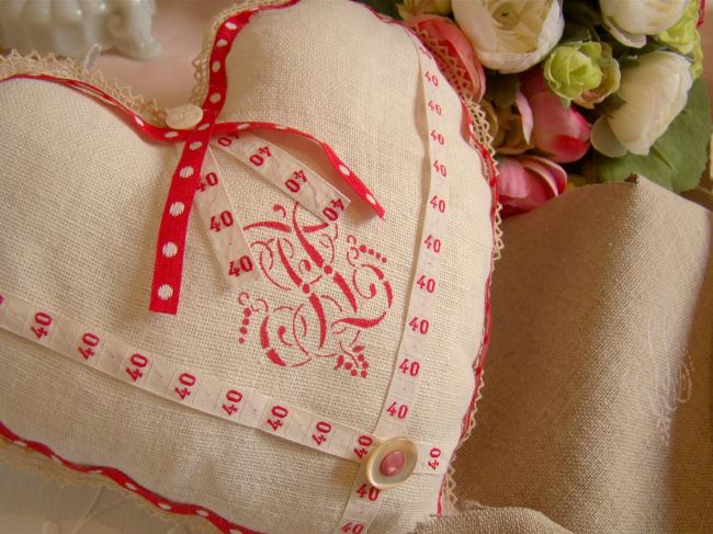 Your Coupon in linen with monograms made with antique stencils (120 initials)