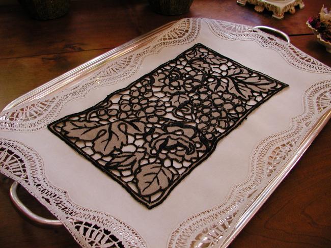 Lovely small table centre with hand-embroidered grapefruits 1900