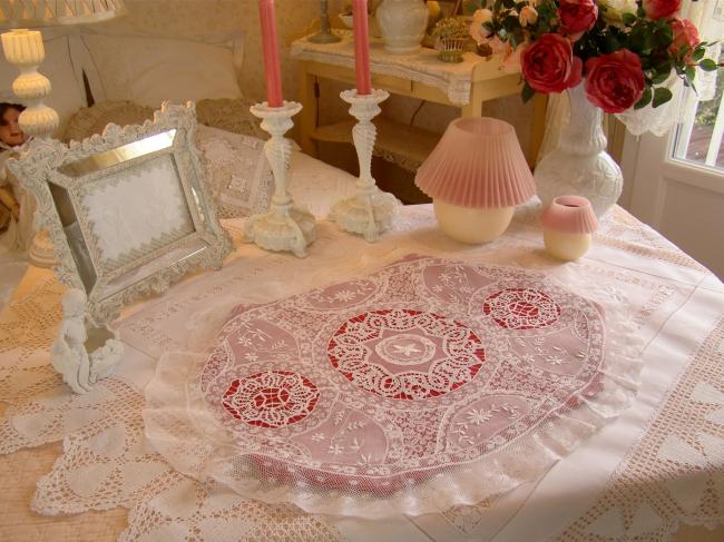 Merveilleux centre de table en dentelle de fond de bonnet et Valenciennes 1900