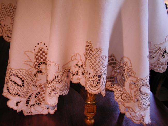 Gorgeous Art déco tablecloth