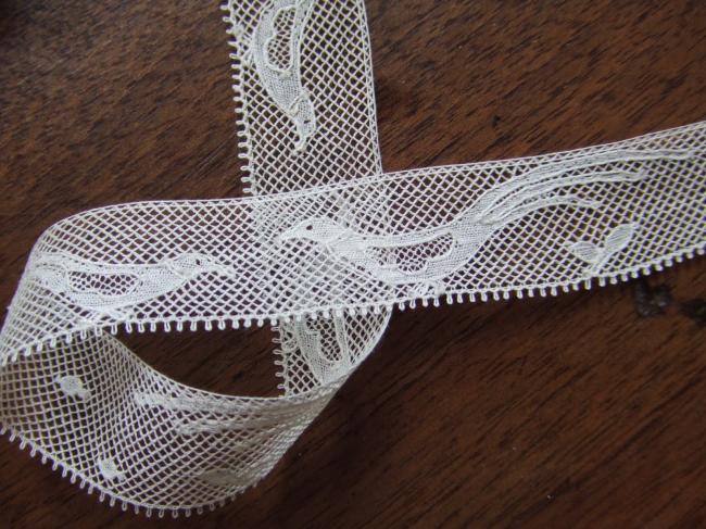 Merveilleuse dentelle de Valenciennes avec un décor d'oiseaux 1920-30