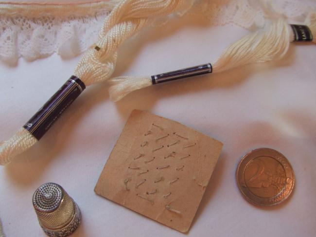 Très mini boutons en nacre taillés dans la nacre, grain de riz, pour layette