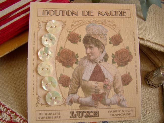 Carte de 6 boutons anciens fleurs en nacre gravés main Ø 10mm
