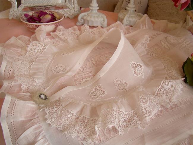 Superbe large col en mousseline avec dentelle chimique, vers 1900