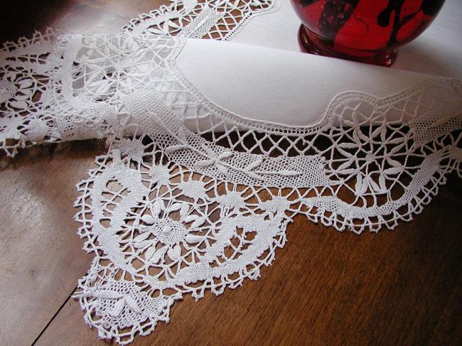 Lovely table runner with a beautiful bobbin Cluny lace