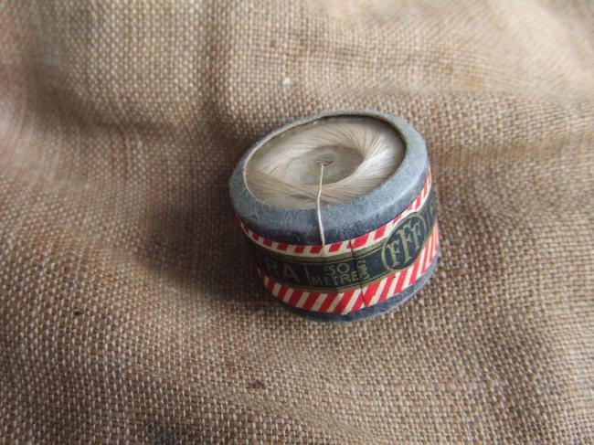 Jolie bobine de fil de lin extra n°150 marque FFF (fil au tambour) 1930