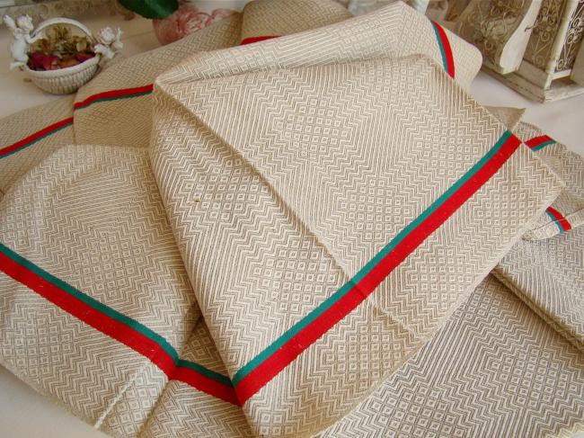 Très belle qualité pour ces 6 torchons anciens neufs en toile Basque