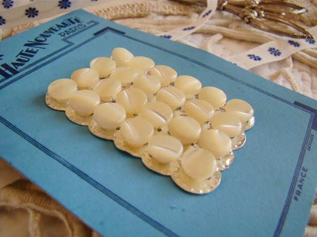 Carte ancienne 'Haute Nouveauté' 24 boutons Layette, nacre, grain de riz 1900