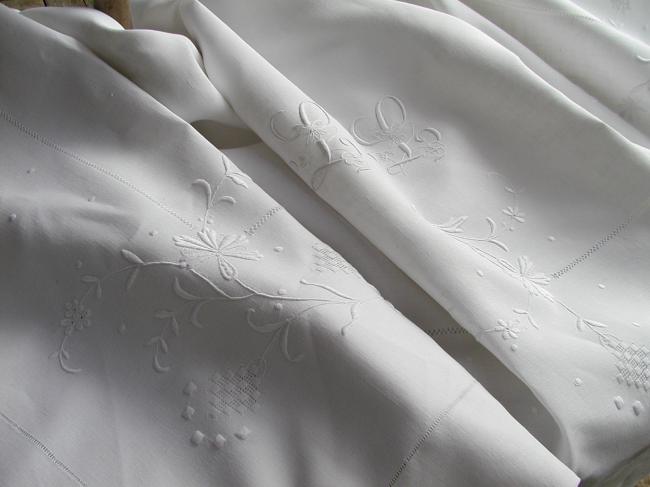 So lovely linen sheet with hand-embroidered floral pattern and drawn thread work