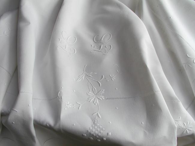 So lovely linen sheet with hand-embroidered floral pattern and drawn thread work