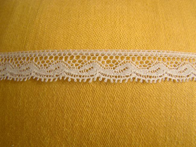 Charmante ancienne dentelle festonnée de Valenciennes, motif 'vagues', 10mm