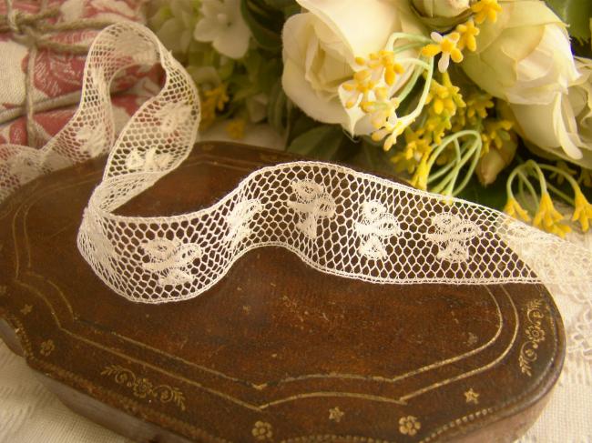 Véritable dentelle de Valenciennes d'entredeux, semis de roses (fuseaux)