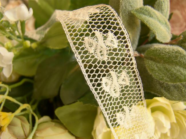 Véritable dentelle de Valenciennes d'entredeux, semis de roses (fuseaux)