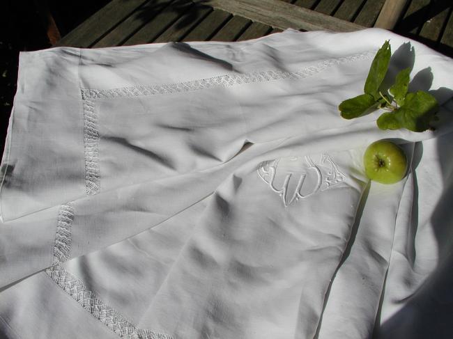 Enchanting pur fine linen sheet with monogramm GS and large drawn thread river