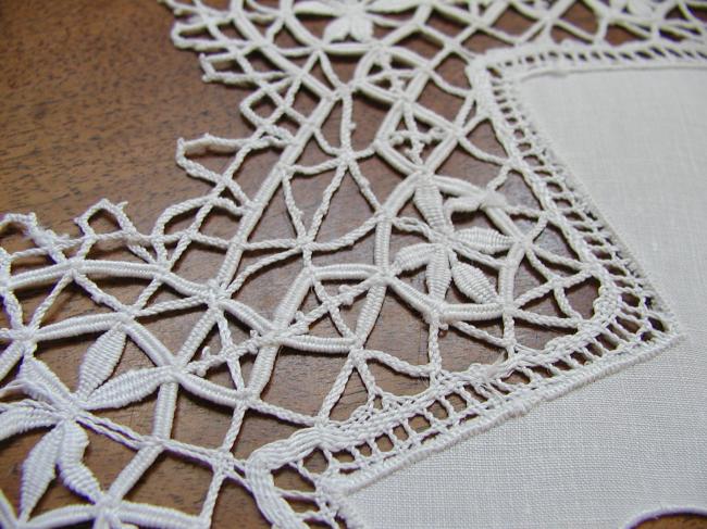 Gorgeous linen table centre with Richelieu works and Cluny hand-made bobbin lace