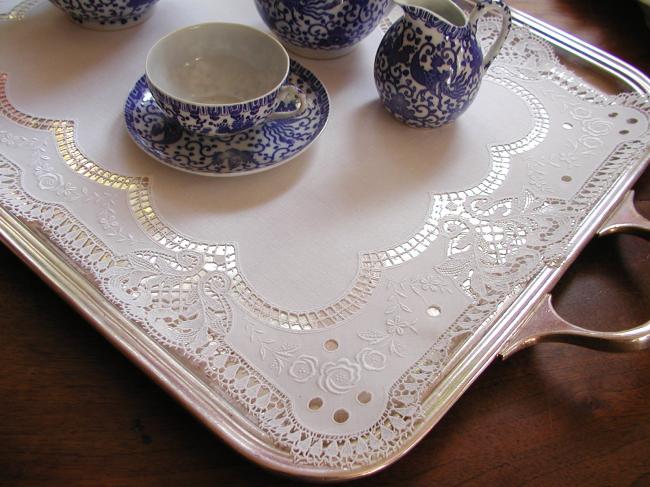 Splendid tray cloth with very glamourous chemical lace 1900