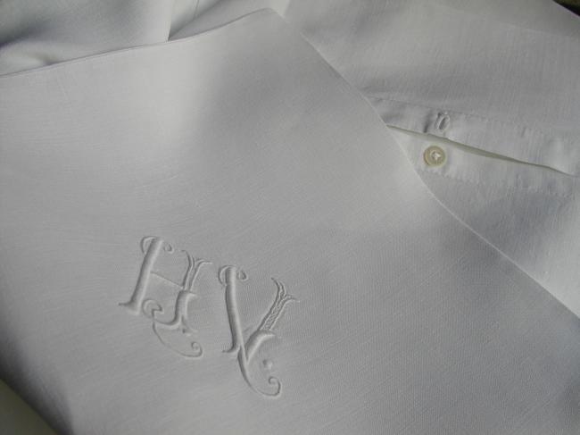 A lovely pair of embroidered pillow cases with monogram HV