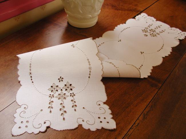 Breathtaking Madeira hand-embroidered Table runner 1930