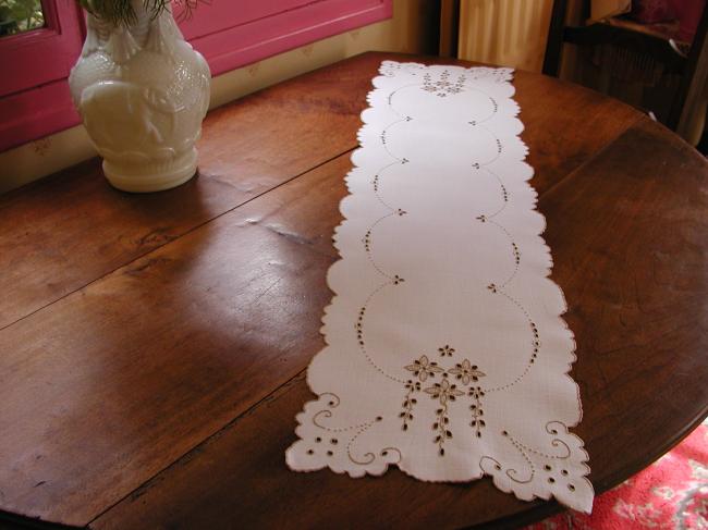 Breathtaking Madeira hand-embroidered Table runner 1930