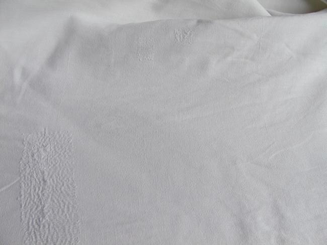 Lovely linen and cotton sheet with monogramm GB and large drawn thread river