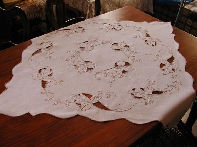 Lovely tablecloth with automn leaves fall embroidery