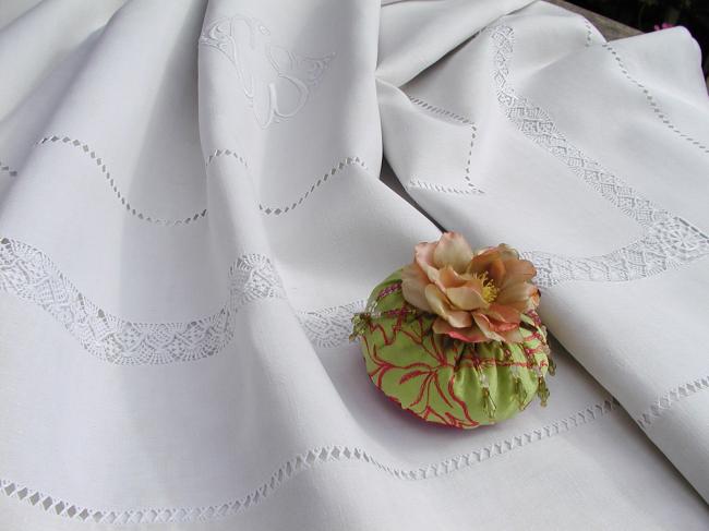 Enchanting pur fine linen sheet with monogramm CS and large drawn thread river