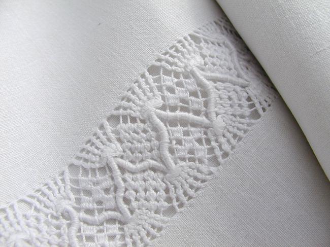 Enchanting pur fine linen sheet with monogramm CS and large drawn thread river