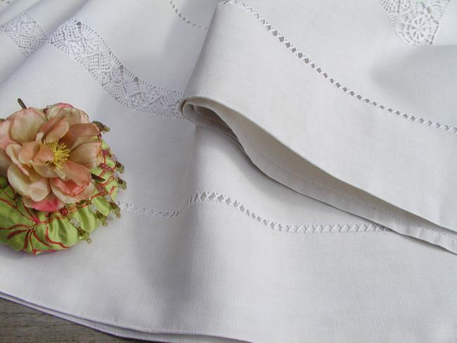 Enchanting pur fine linen sheet with monogramm CS and large drawn thread river