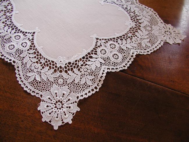 Lovely table runner in ecru linen with chemical lace edging